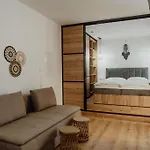 아파트 Sam's Hairberge 로페르